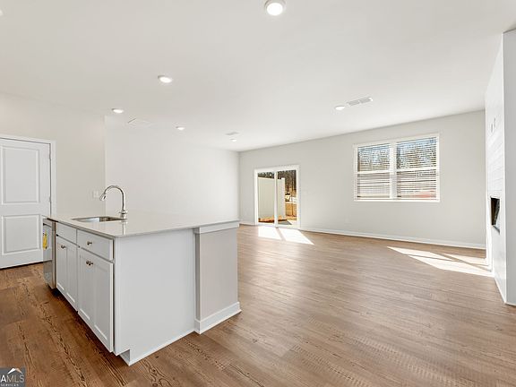 4th image of 2068 Underwood Dr #26