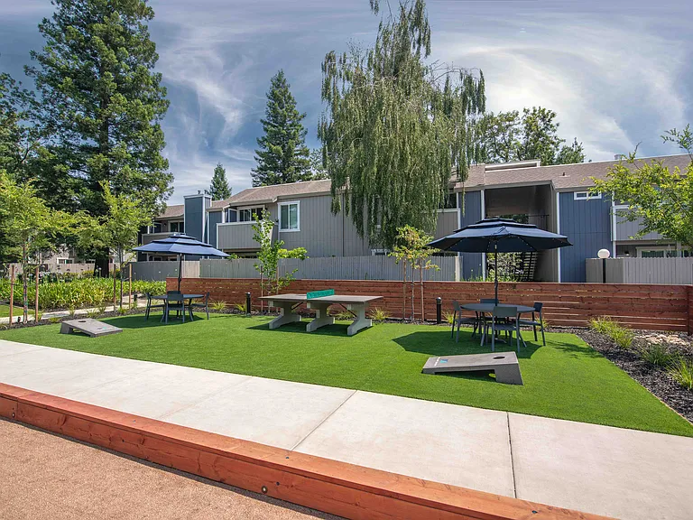 Willow Grove Apartments — Photo 11
