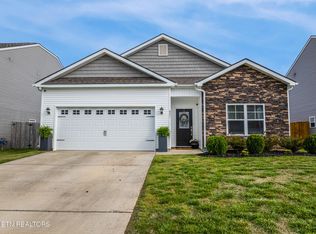 821 Alcester Ln, Knoxville, TN 37912