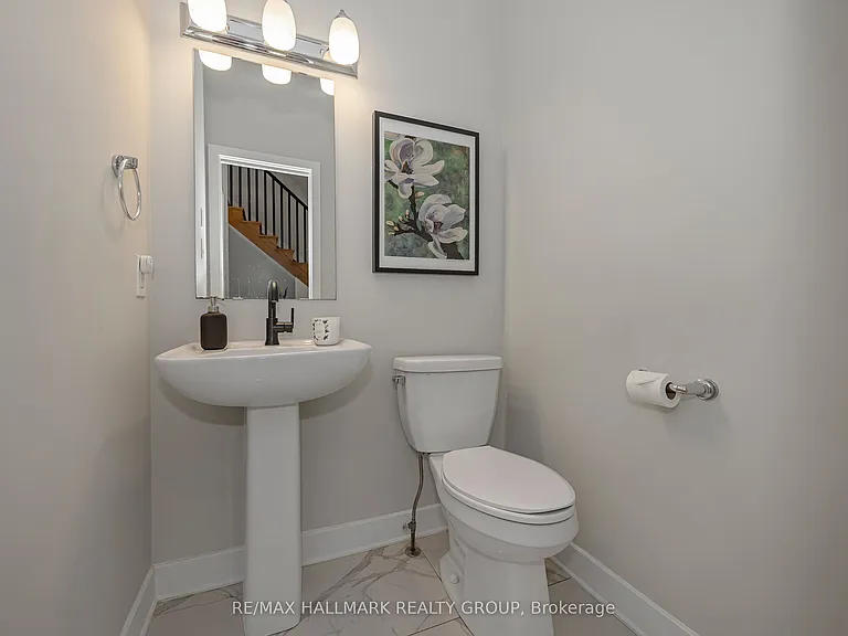208 Big Dipper St E — Photo 7
