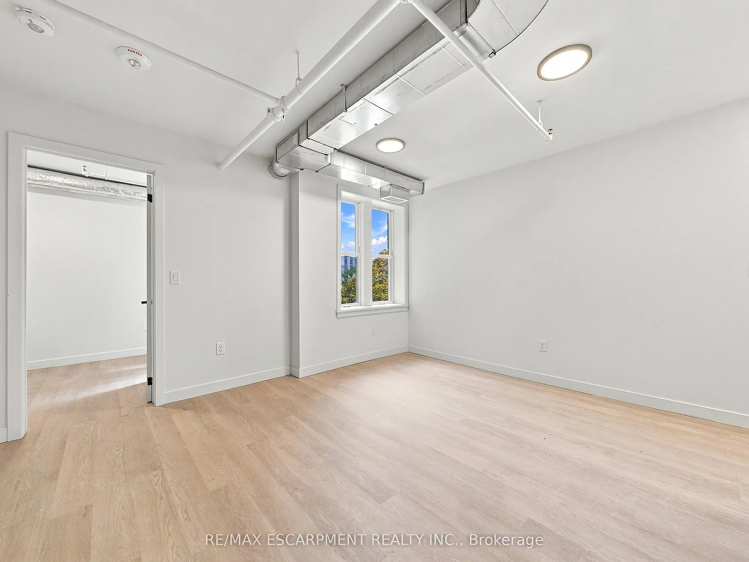 1 bed, $1,599 — Photo 4