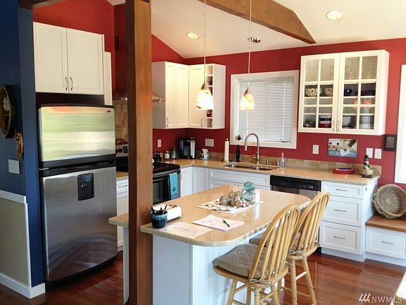 4th image of 660 Skamokawa Ct SE