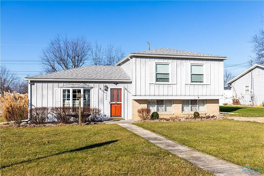 1628 Westgate Dr photo 1