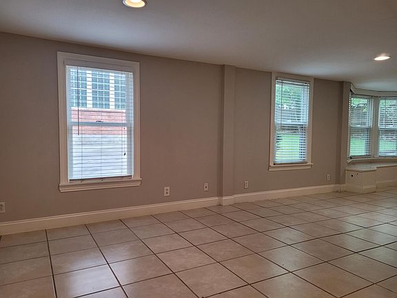 4th image of 1409 Possum Trot St Unit A