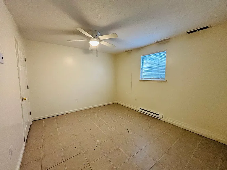 345 Wakeman Ct — Photo 8
