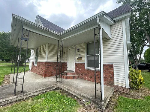 402 S Bentley St Photo 1 402 S Bentley St Photo 1