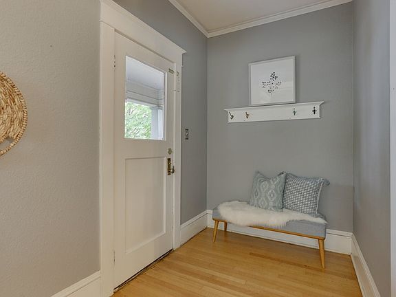 3rd image of 5824 N Syracuse St