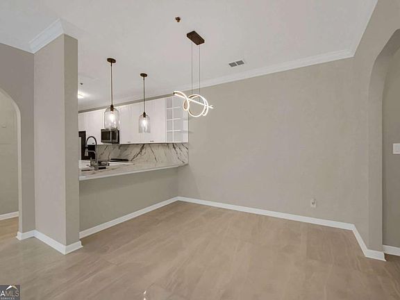 5th image of 2499 Peachtree Rd NE APT 506