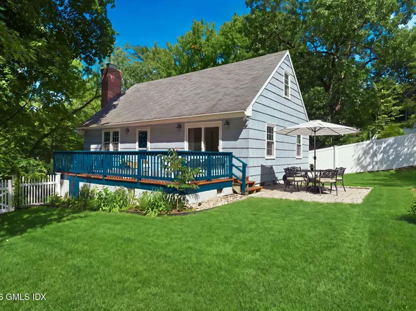 88 Loughlin Ave, Cos Cob, CT 06807
