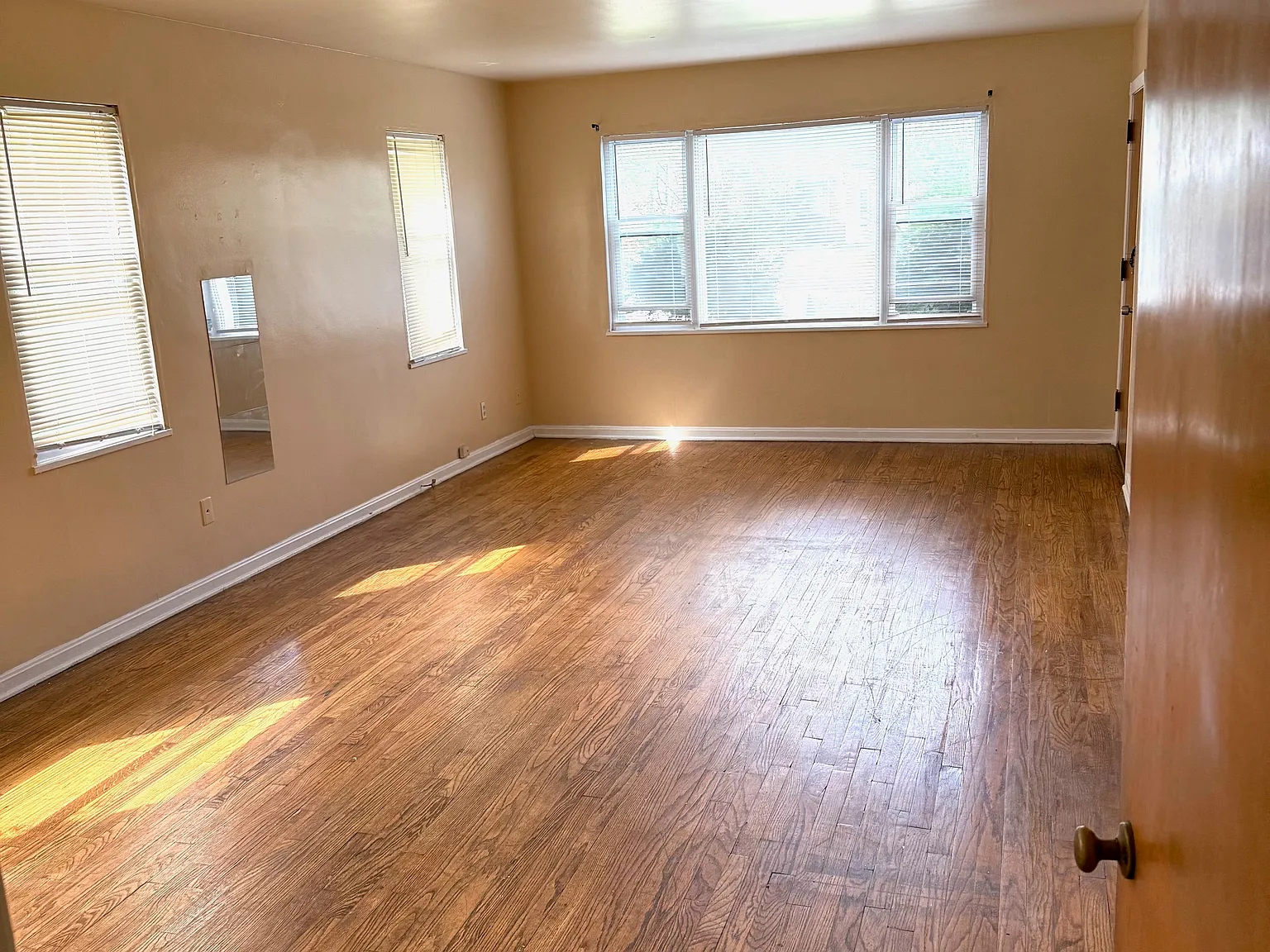 2657 Noble Rd — Photo 3