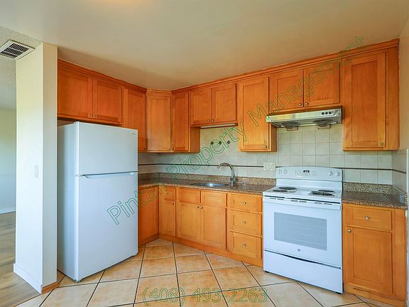 4th image of 978 Westlynn Way APT 3