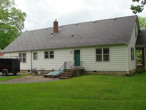 3rd image of 100 Sterling Ave