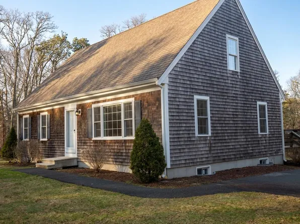 12 Bakers Dr, Harwich, MA 02645