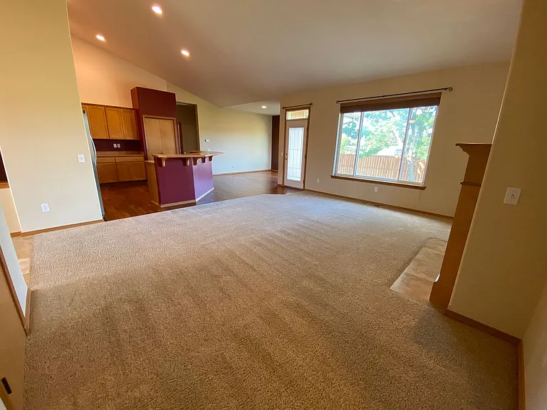 2405 N Lilac Way — Photo 12
