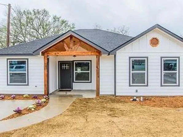 810 W Coffin St, Denison, TX 75020