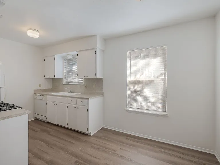 235 E Mulberry Ave #302 — Photo 10