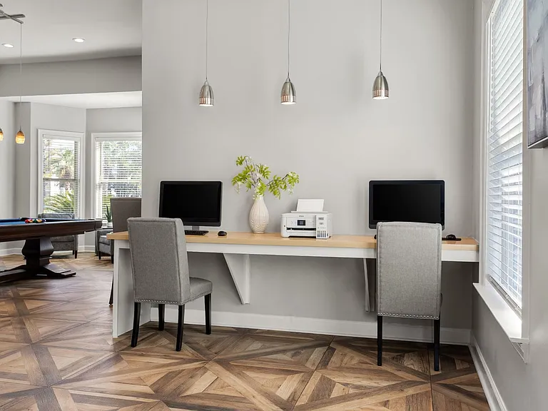 Avenues at Northpointe - Business Center