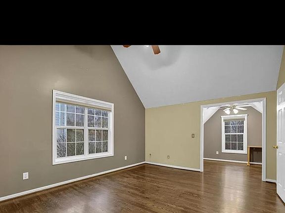 2nd image of 884 Georgian Point Dr #5
