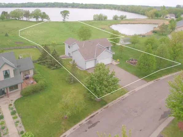 418 Lake Dr, Winsted, MN 55395