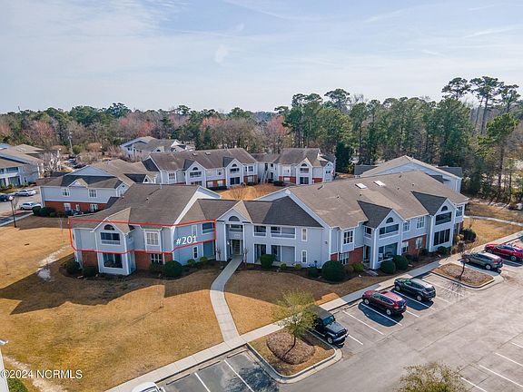 3rd image of 4144 Breezewood Drive Apt 201