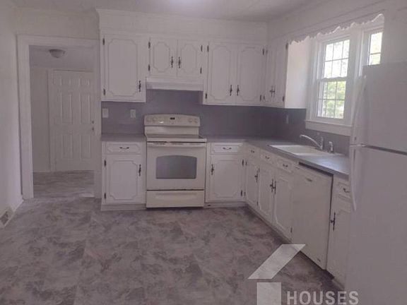 5th image of 130 Ellison St