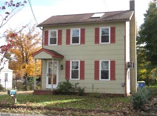 8 Amwell Rd, Ringoes, NJ 08551