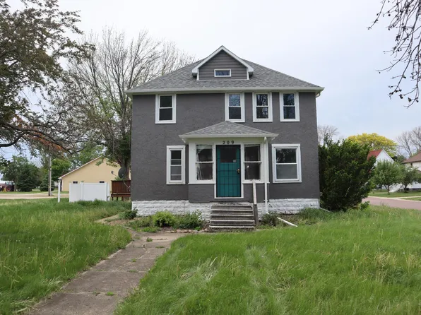 209 Campbell St, Welcome, MN 56181