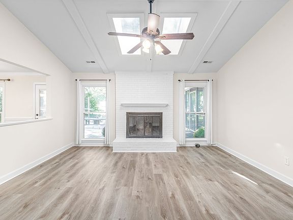 5th image of 827 Ingraham Pl