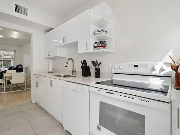 835 80th St #3, Miami Beach, FL 33141