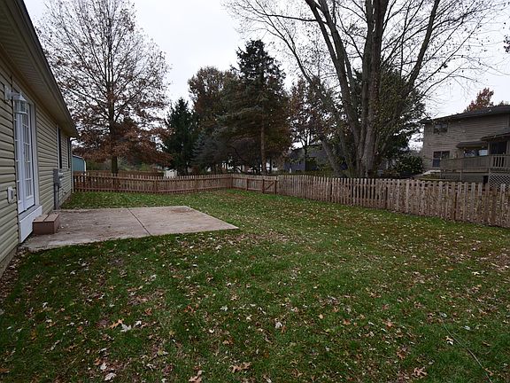 3rd image of 247 Tudor Dr