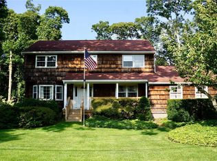 9 Settlers Way, Setauket, NY 11733