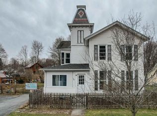 197 York St, Poultney, VT 05764