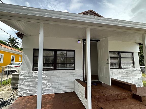 3rd image of 2749 NW 29th St