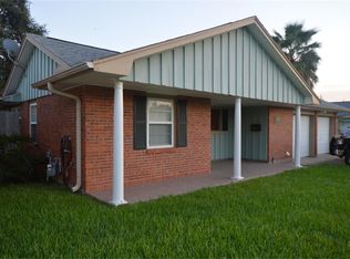 7105 Youpon Dr, Galveston, TX 77551