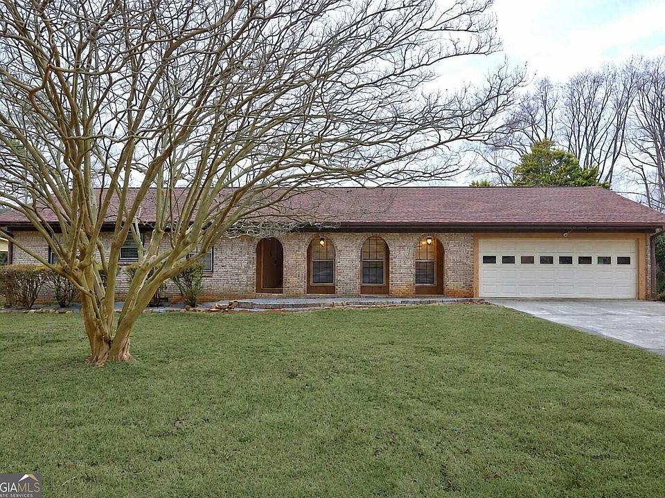 1st image of 457 Castleaire Dr