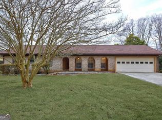 457 Castleaire Dr, Stone Mountain, GA 30087