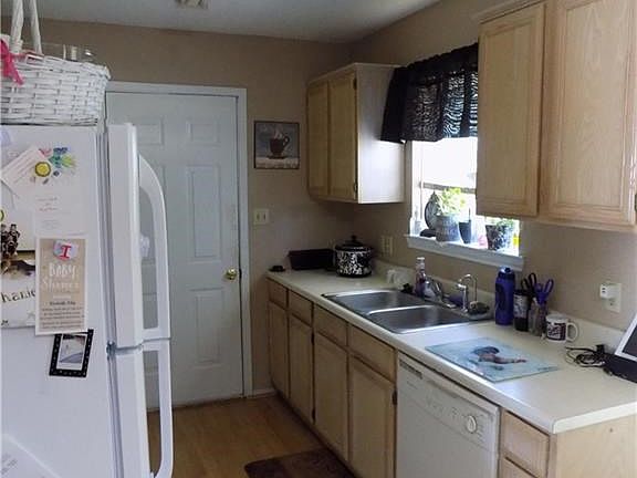 5th image of 4446 Westridge Dr