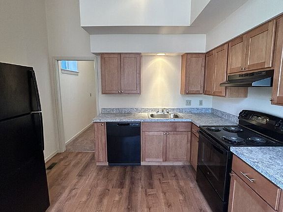 4th image of 1051 Allen Ave APT B