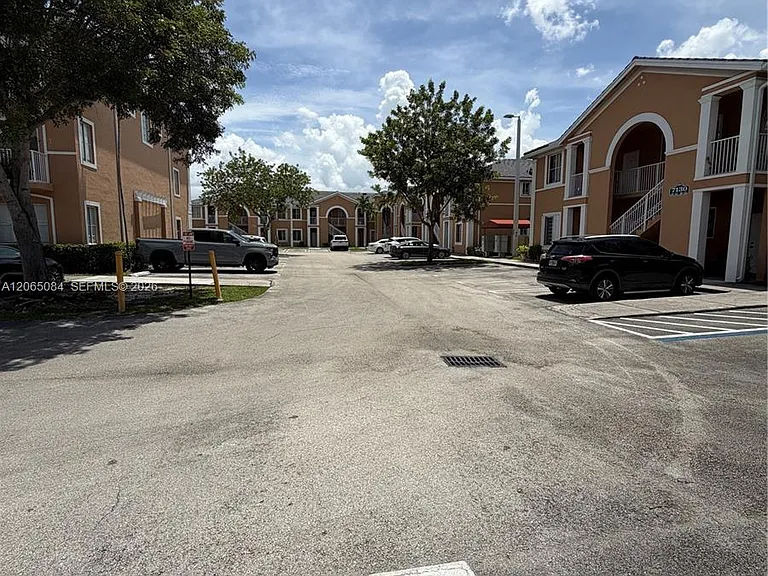 7130 NW 177th St #207-8 — Photo 3