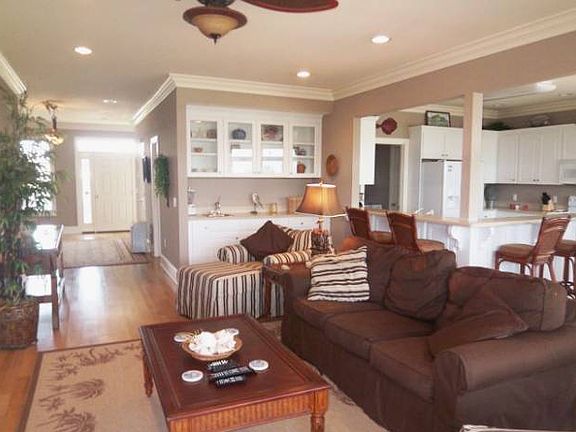 3rd image of 2702 Palmetto Blvd