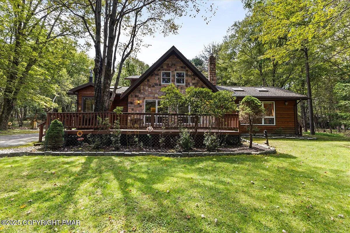134 Laurel Ln photo 1