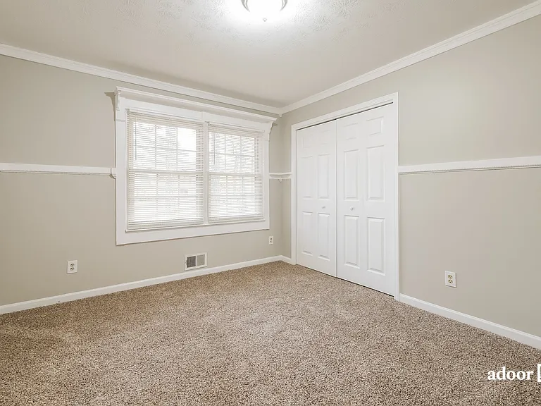 704 Clubhouse Dr SE — Photo 12