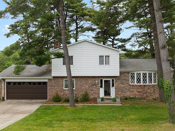 2nd image of 2702 Arrowhead Dr