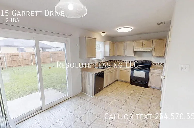 2215 Garrett Dr — Photo 5