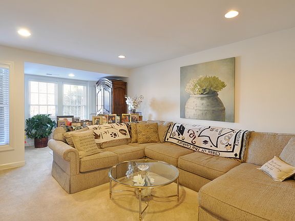 4th image of 1048 Hotchkiss Pl