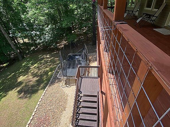 3rd image of 25 Merritt Cir