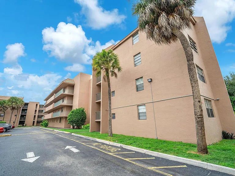 3100 N Pine Island Rd #306 — Photo 25