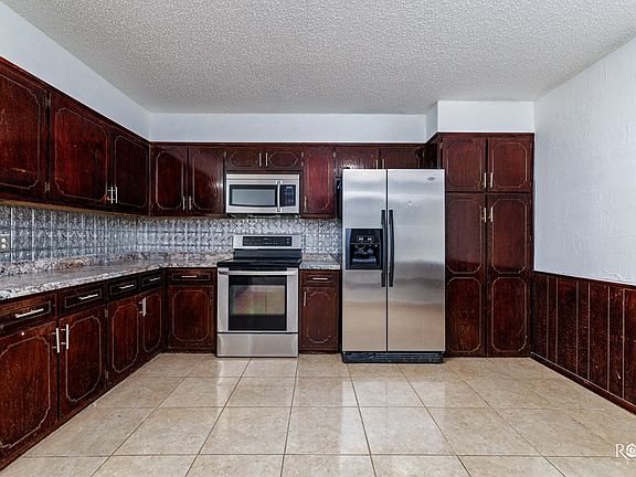 5th image of 3106 Sierra Dr