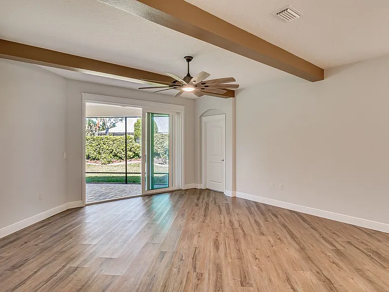 1398 Tullagee Ave — Photo 15