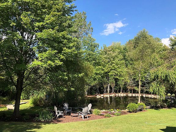 3rd image of 4549 Woodcreek Dr SE